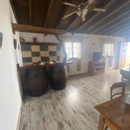 Casa Rural Aca Y Papa Juan * غيمار
